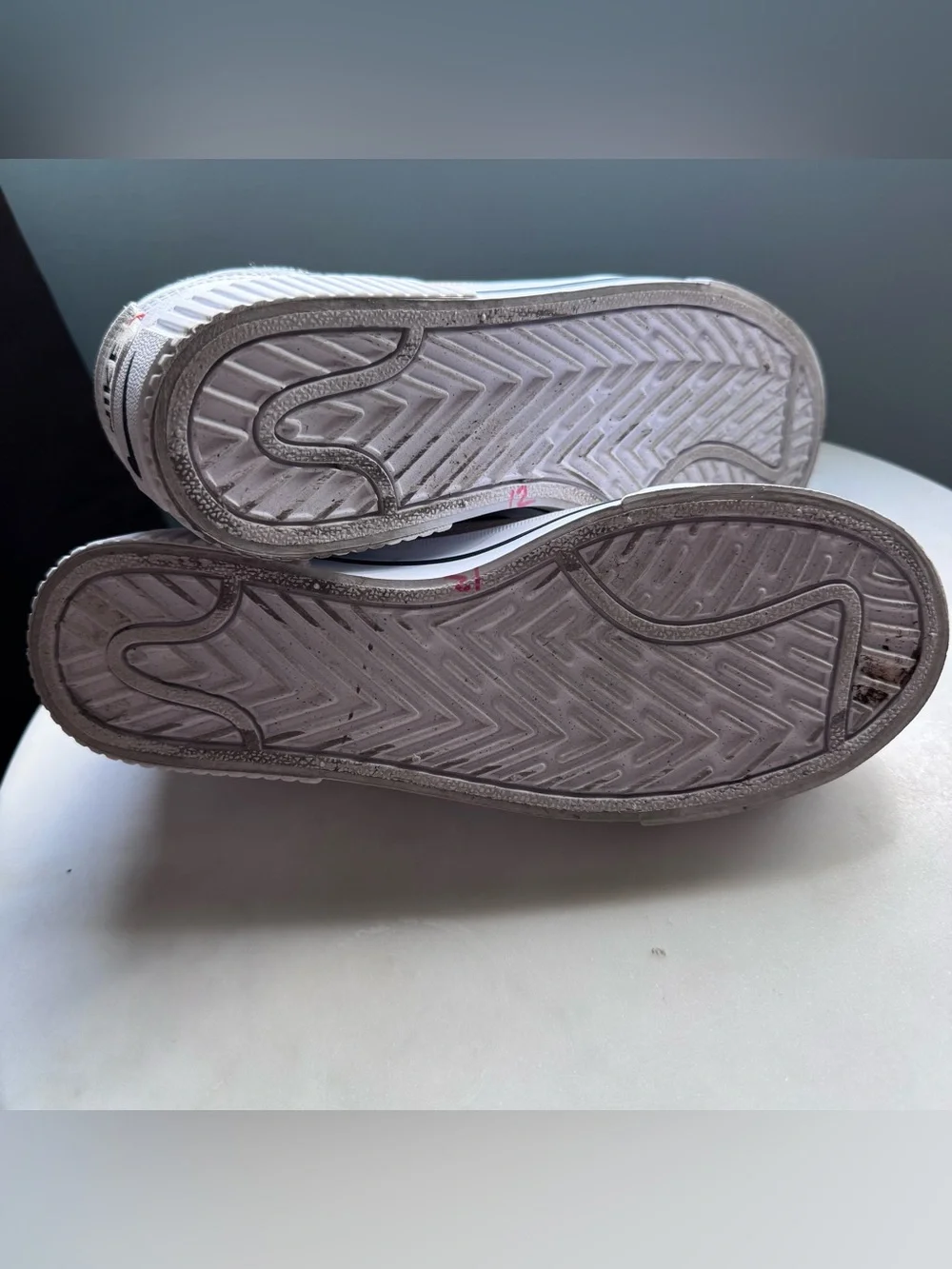 Nike court legacy lift white women’s 8 excellent condition